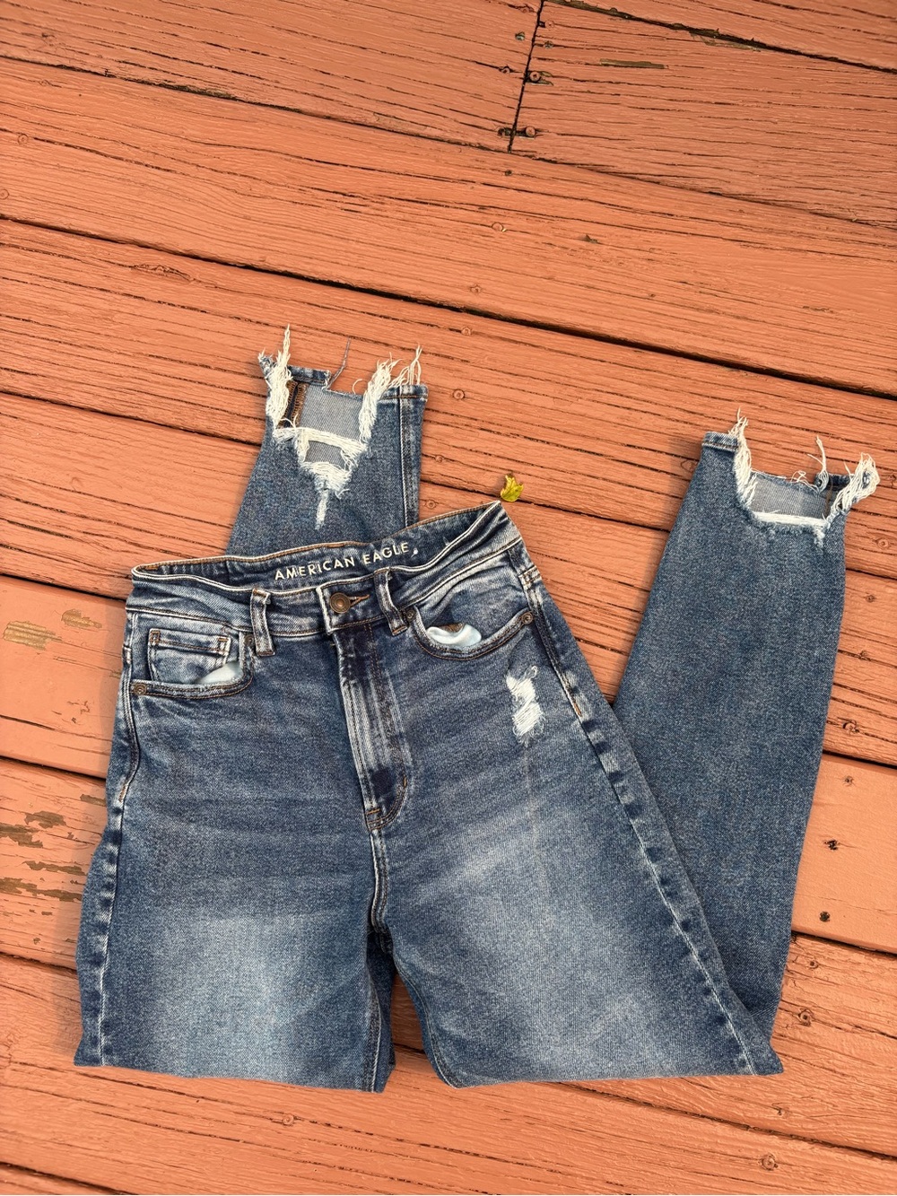 American Eagle Outfitters High-Rise Distressed Blue Women’s Jeans size 0/25